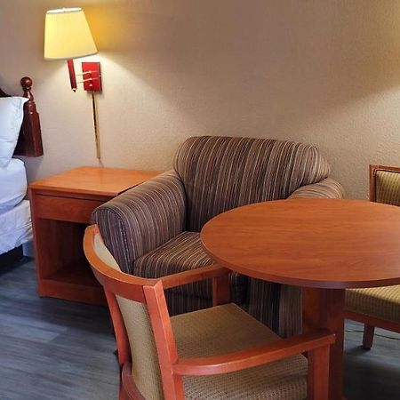 Regency Travel Inn Hayti エクステリア 写真