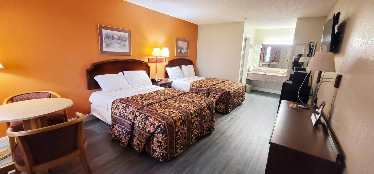 Regency Travel Inn Hayti エクステリア 写真