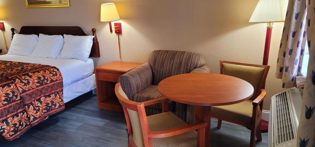 Regency Travel Inn Hayti エクステリア 写真